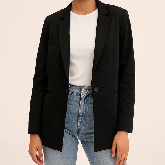 Aritzia Jackets & Blazers - Aritzia | Babaton | Size 4 | Black Double-Button Blazer